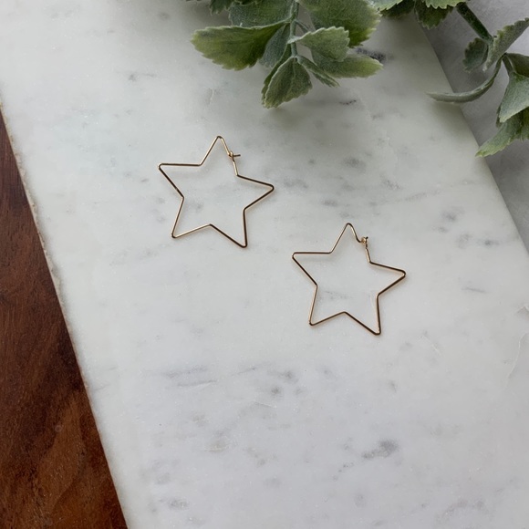 The Mini Arielle - Dainty Wire Star Earrings - Picture 3 of 5